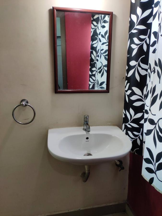 Subasree Cottage Tirunallar Luaran gambar